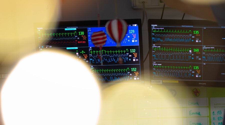 Décoration de Noël aux Soins intensifs pédiatriques